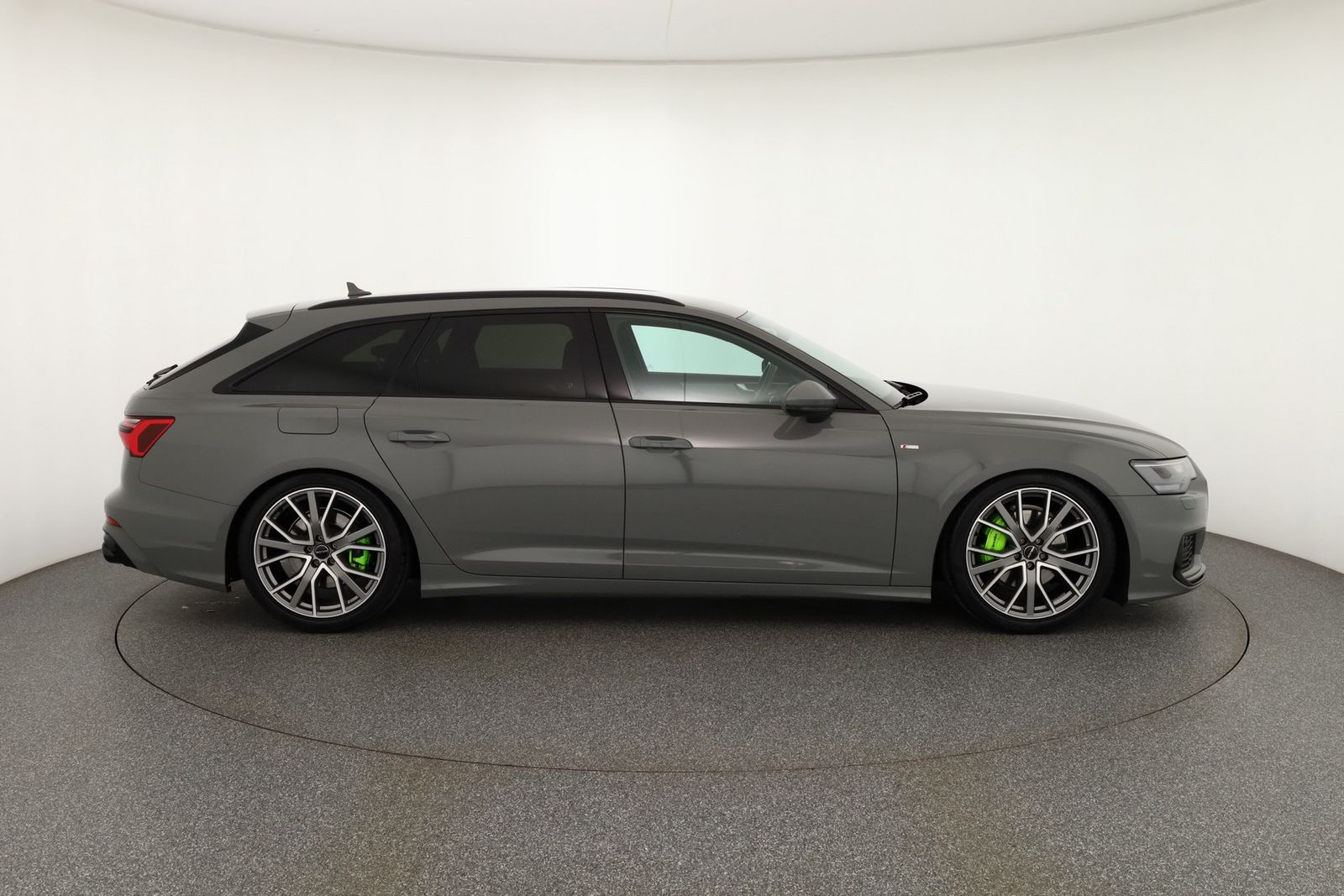 Audi A6 Avant 45 TFSI S-line - Samsaru's Car Outlet