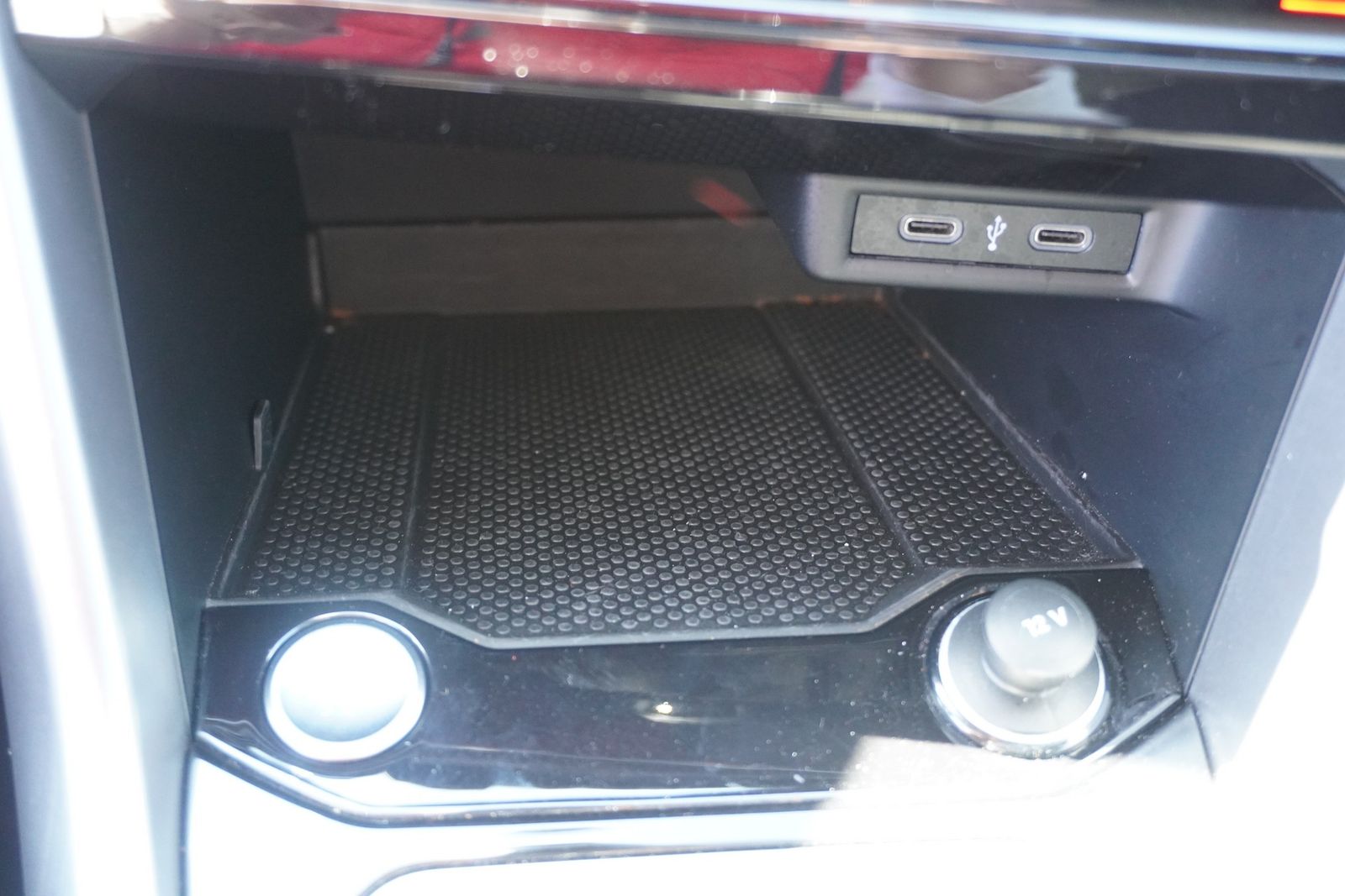 Volkswagen T-Roc 1.5 TSI DSG - Samsaru's Car Outlet