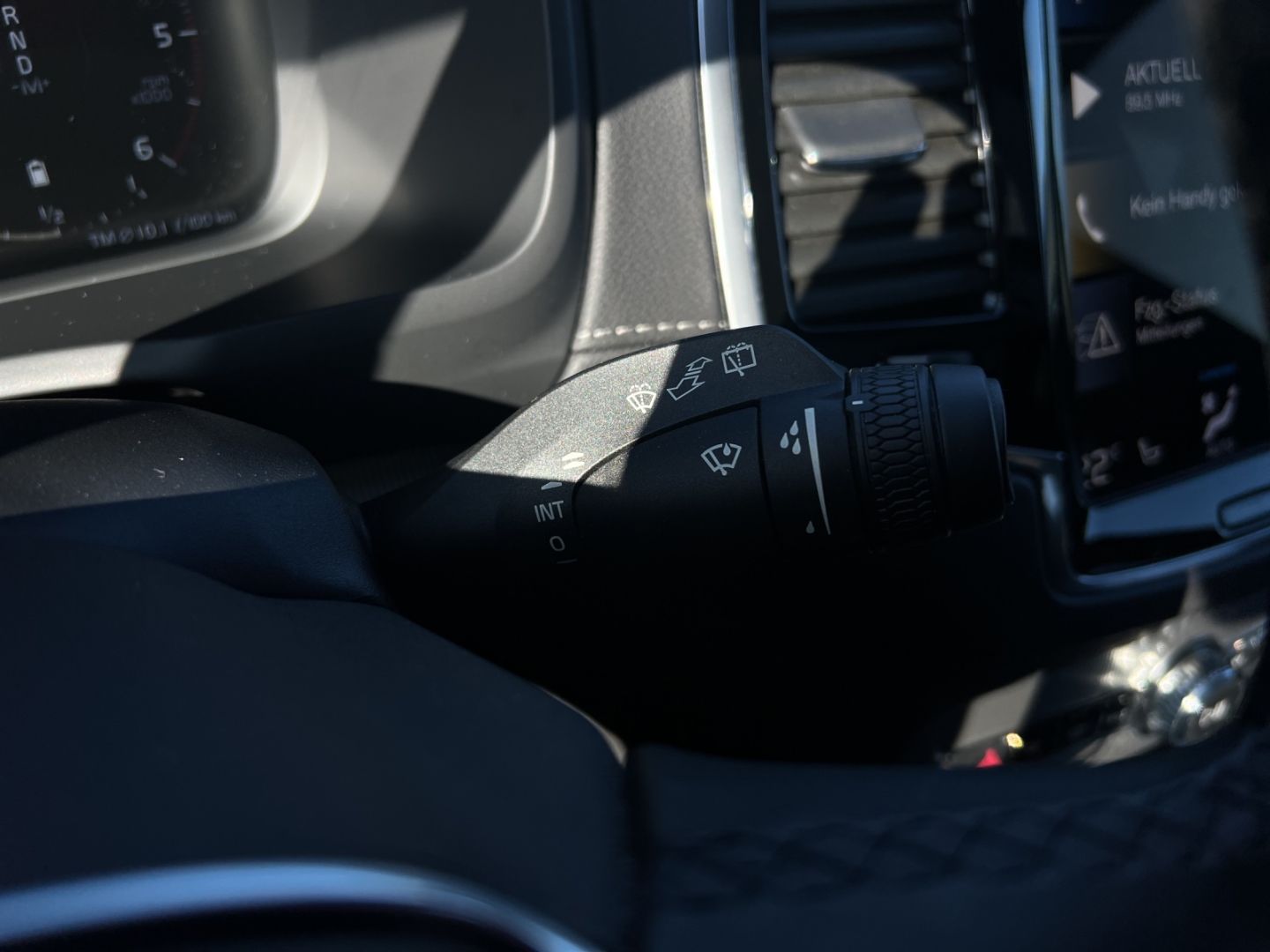 Volvo XC90 B5 D AWD R-Design 4ZKlima MassageSitze