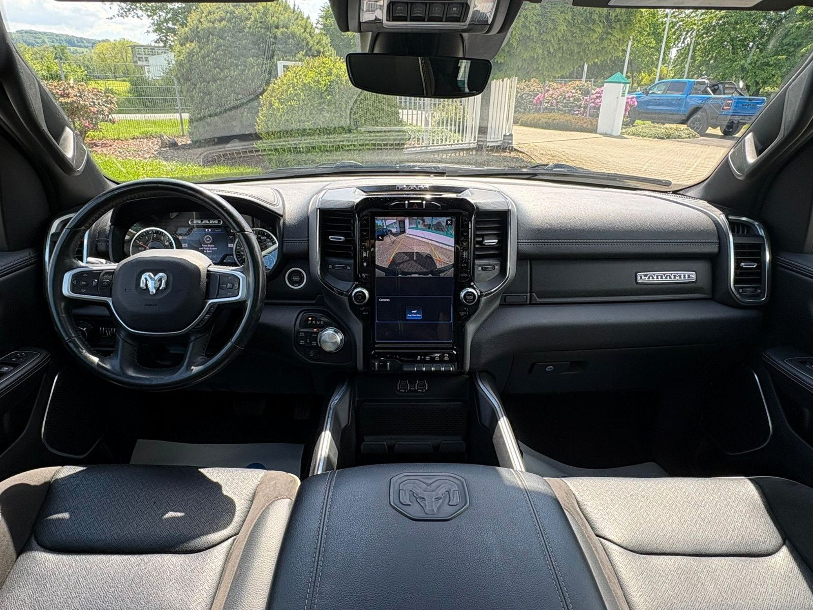Dodge RAM 1500 4x4 Laramie 5.7l Crew Memory,Pano,Sound