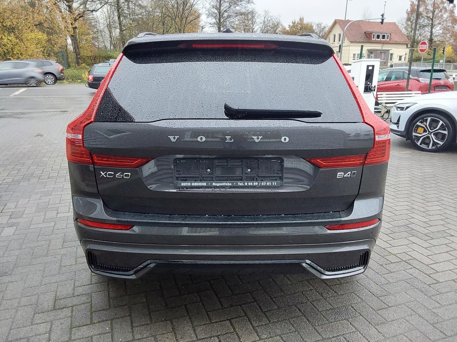 Volvo XC60 B4 D AWD Plus Dark AHK/ACC/LED/SHZ/PDC/N...