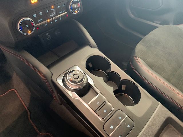Ford Kuga PHEV ST-LINE X - Samsaru's Car Outlet