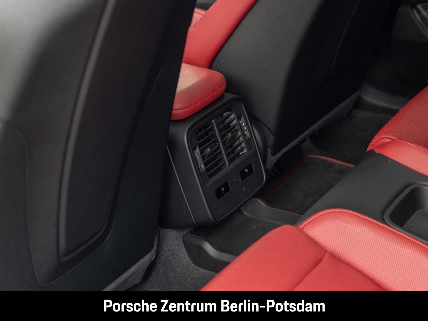 Porsche Taycan Turbo S Sport Turismo Burmester LED