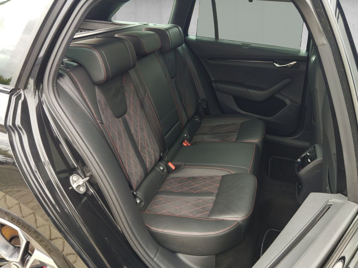 Skoda Octavia Combi 2.0 TSI RS Plus - Samsaru's Car Outlet