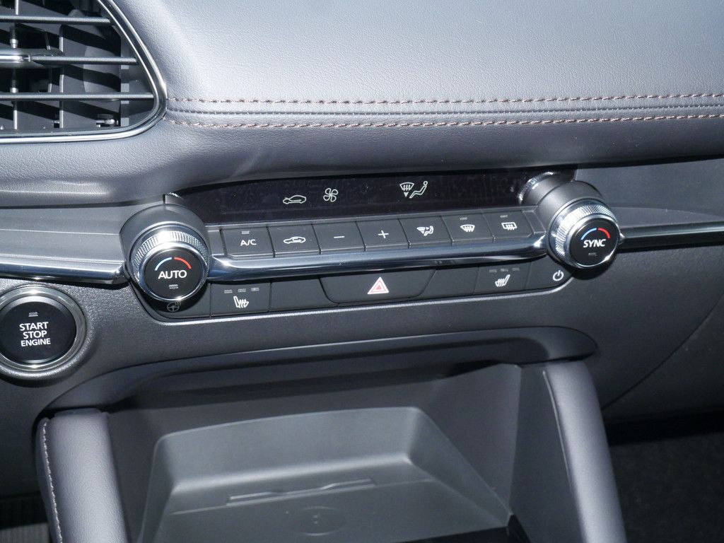 Mazda 3 e-SKYACTIV-G 140 KAMERA BOSE ACC HUD LED 360°