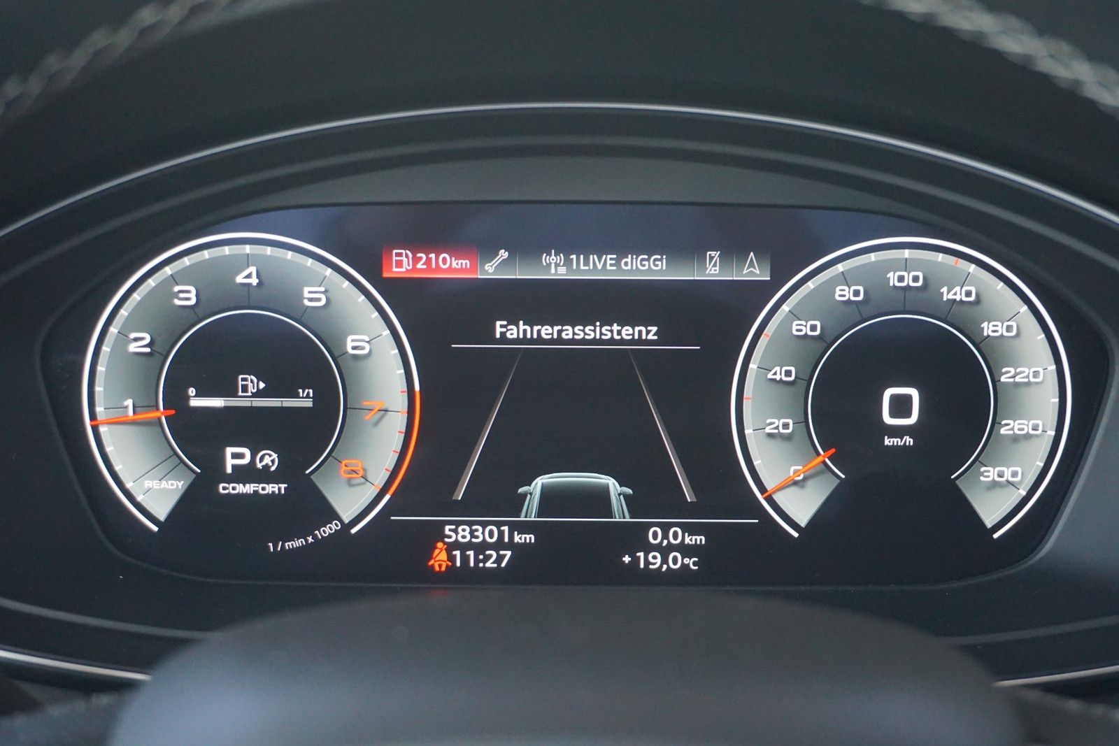 Audi A4 Avant 45 TFSI quattro advanced - Samsaru's Car Outlet