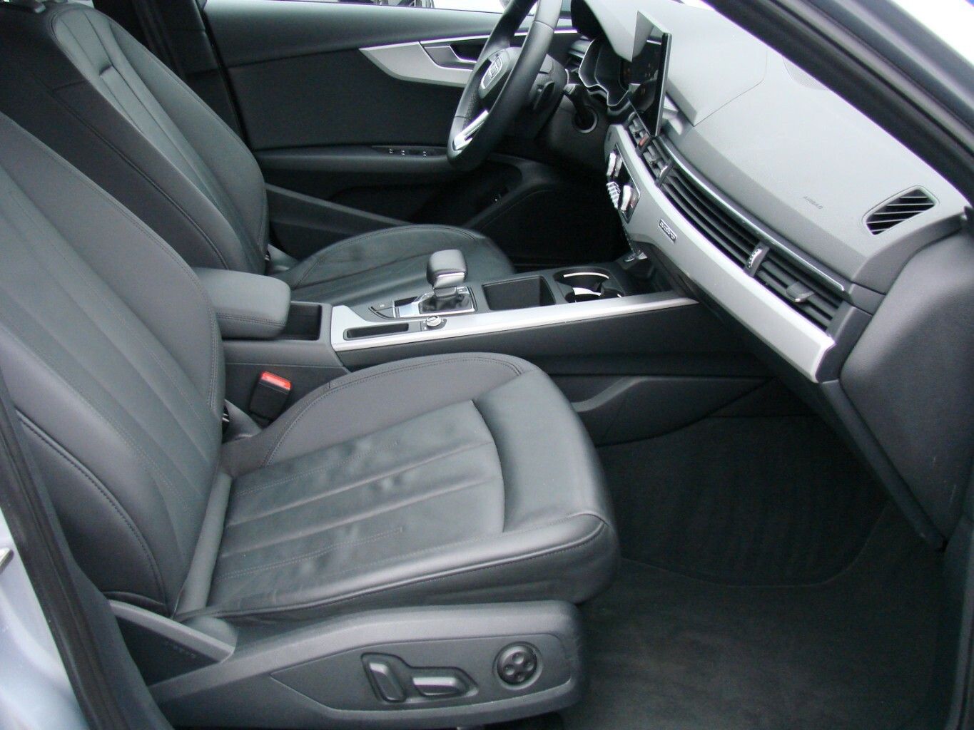 Audi A4 40 TDI quattro advanced - Samsaru's Car Outlet