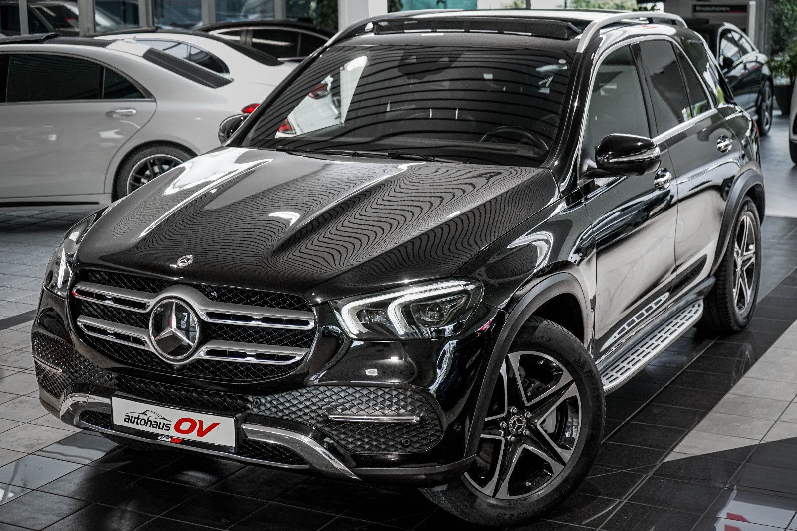 Mercedes-Benz GLE 300d 4M*Exclusive*3xTV*360*Distr*Pano*7xSitz