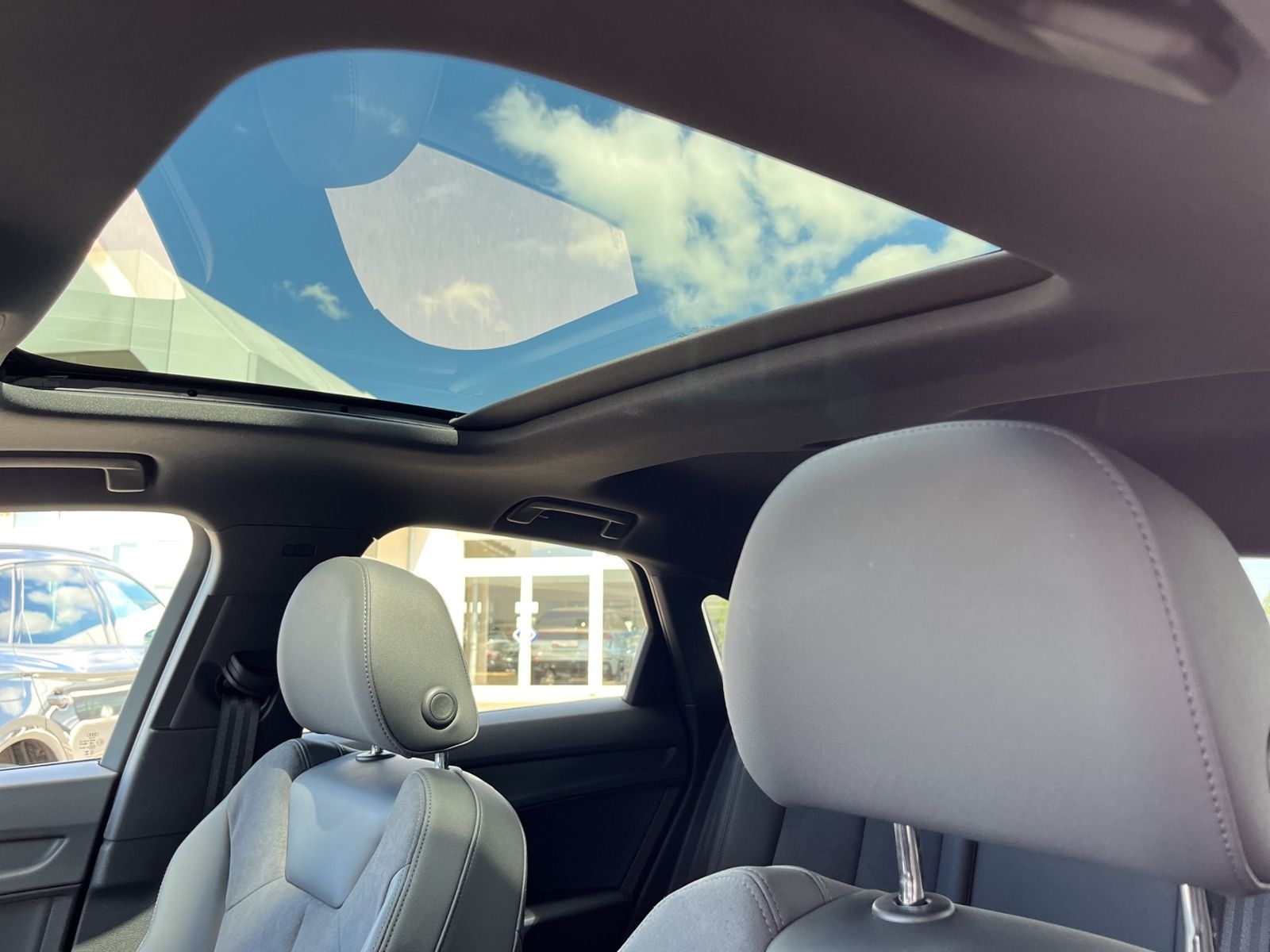 Audi Q3 Sportback 40 TFSI quattro S line - Samsaru's Car Outlet
