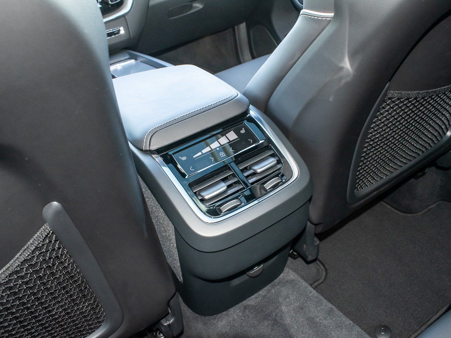 Volvo XC60 B5 (E6d) Ultra Black Edition 360 3xKLIMA LM