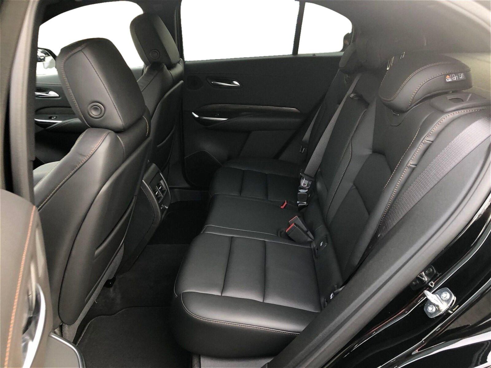 Cadillac XT4 2.0 T Sport AWD AHK*RFK*Schiebedach*HUD*LED