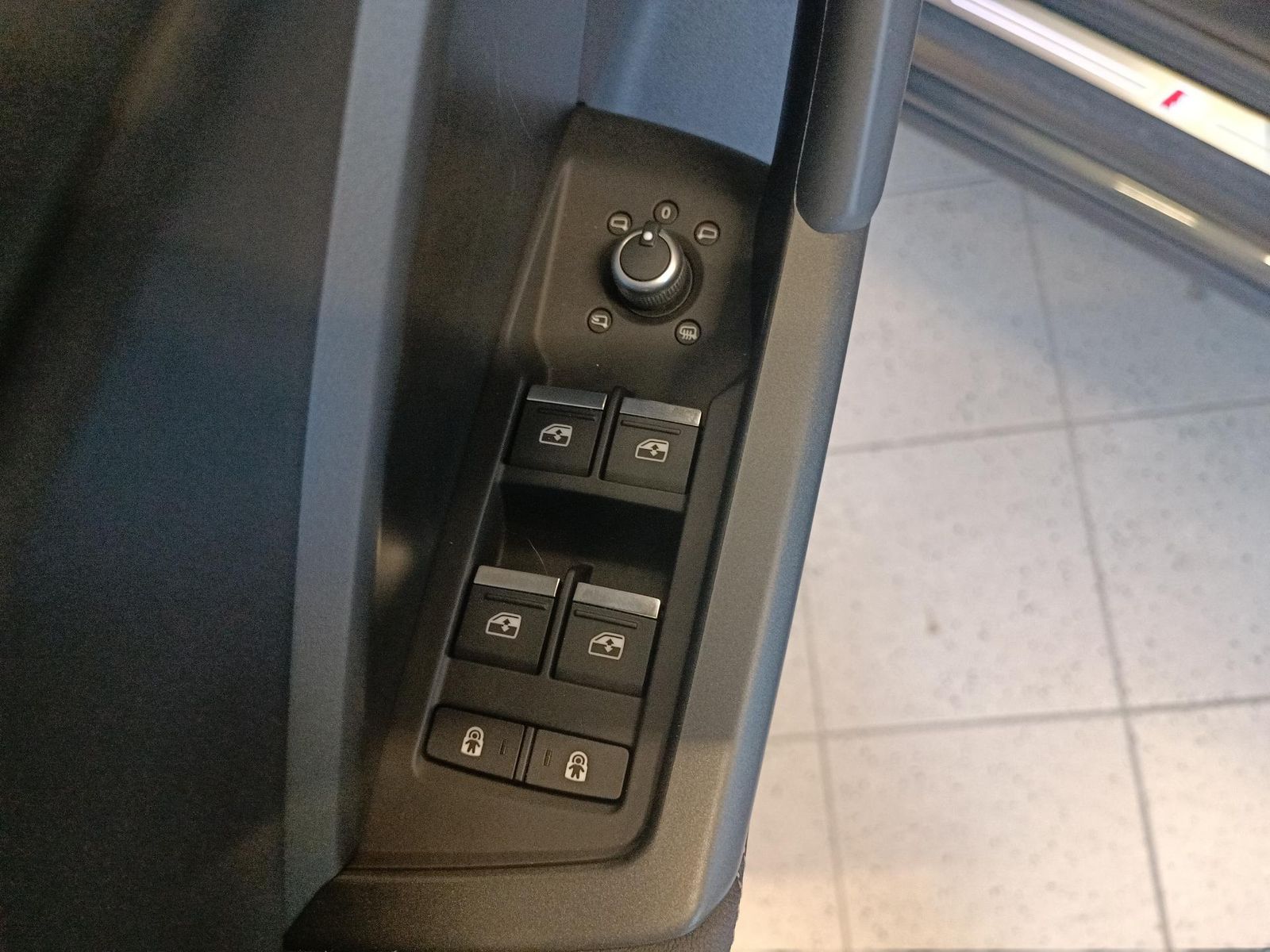 Audi Q3 40 TFSI quattro S tronic S-Line - Samsaru's Car Outlet