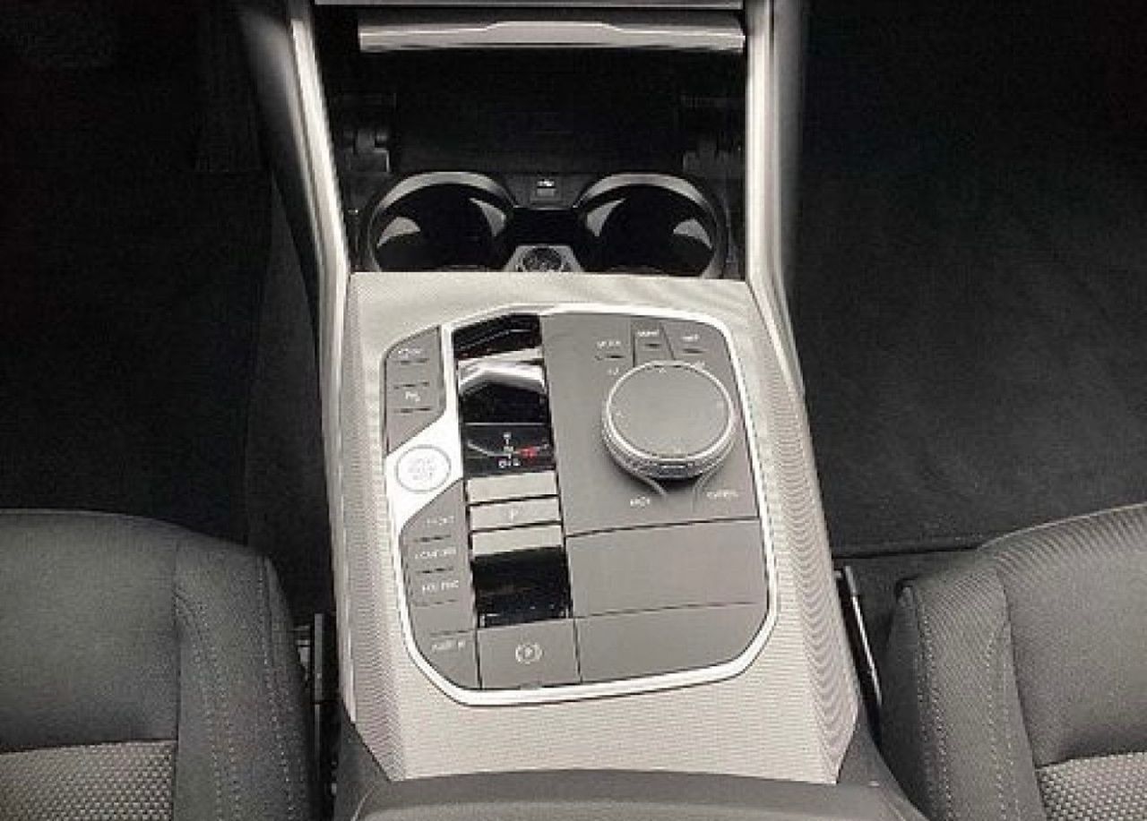 BMW 320d xDrive Touring - Samsaru's Car Outlet