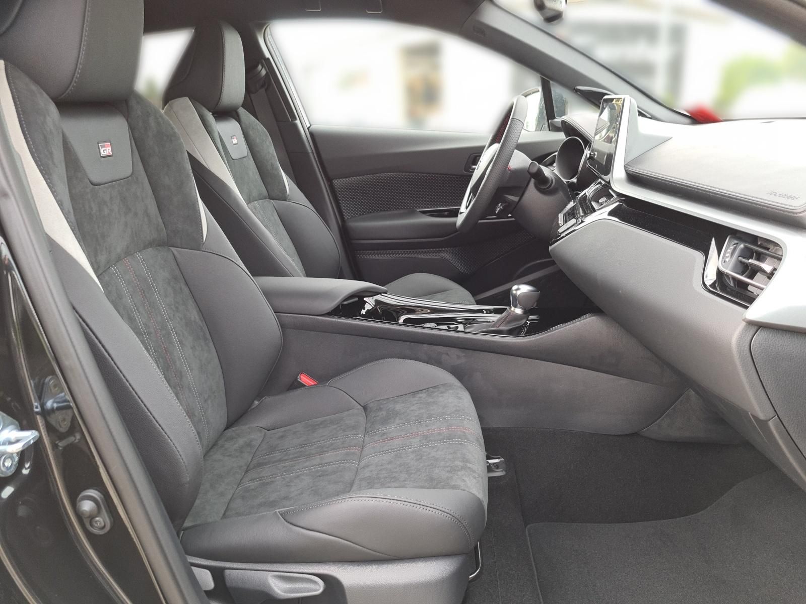 Toyota C-HR Hybrid GR Sport Black Edition - Samsaru's Car Outlet