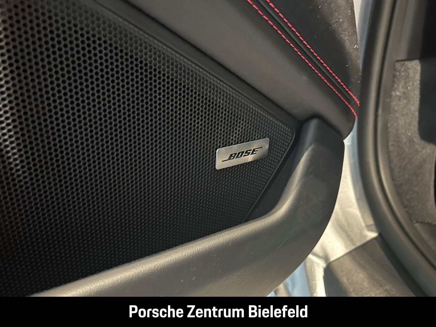 Porsche 992 911 Targa 4 GTS BOSE Sportabgasanlage LED