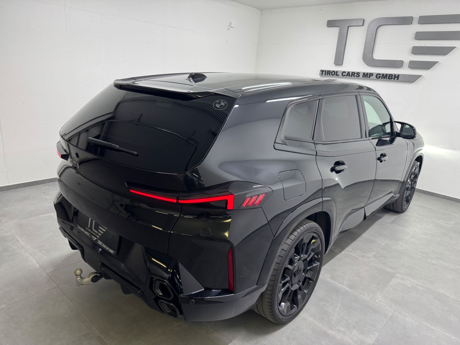 BMW XM 50 e, B&W, AHK, 23", Carbon, Massage, ...
