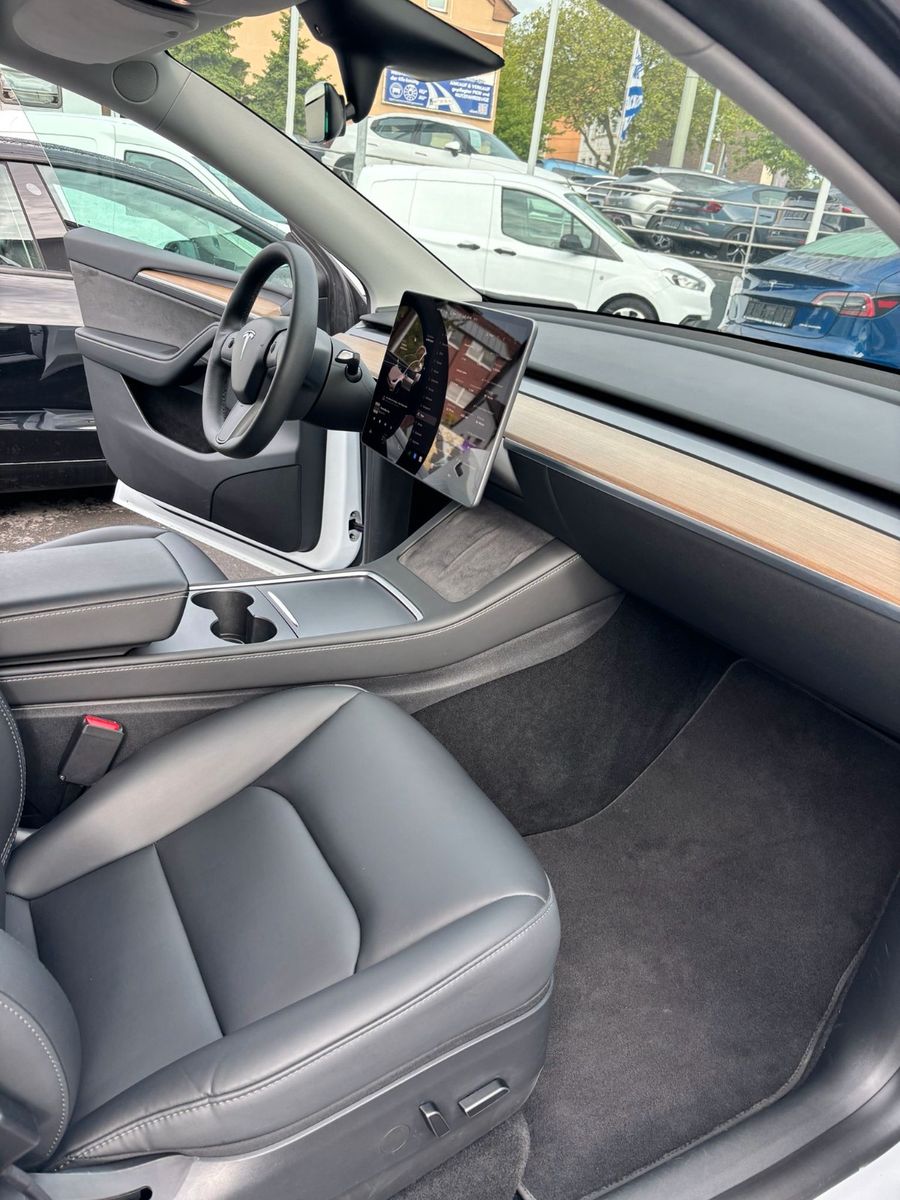Tesla Model Y Long Range Dual AWD # AHK # MWST.