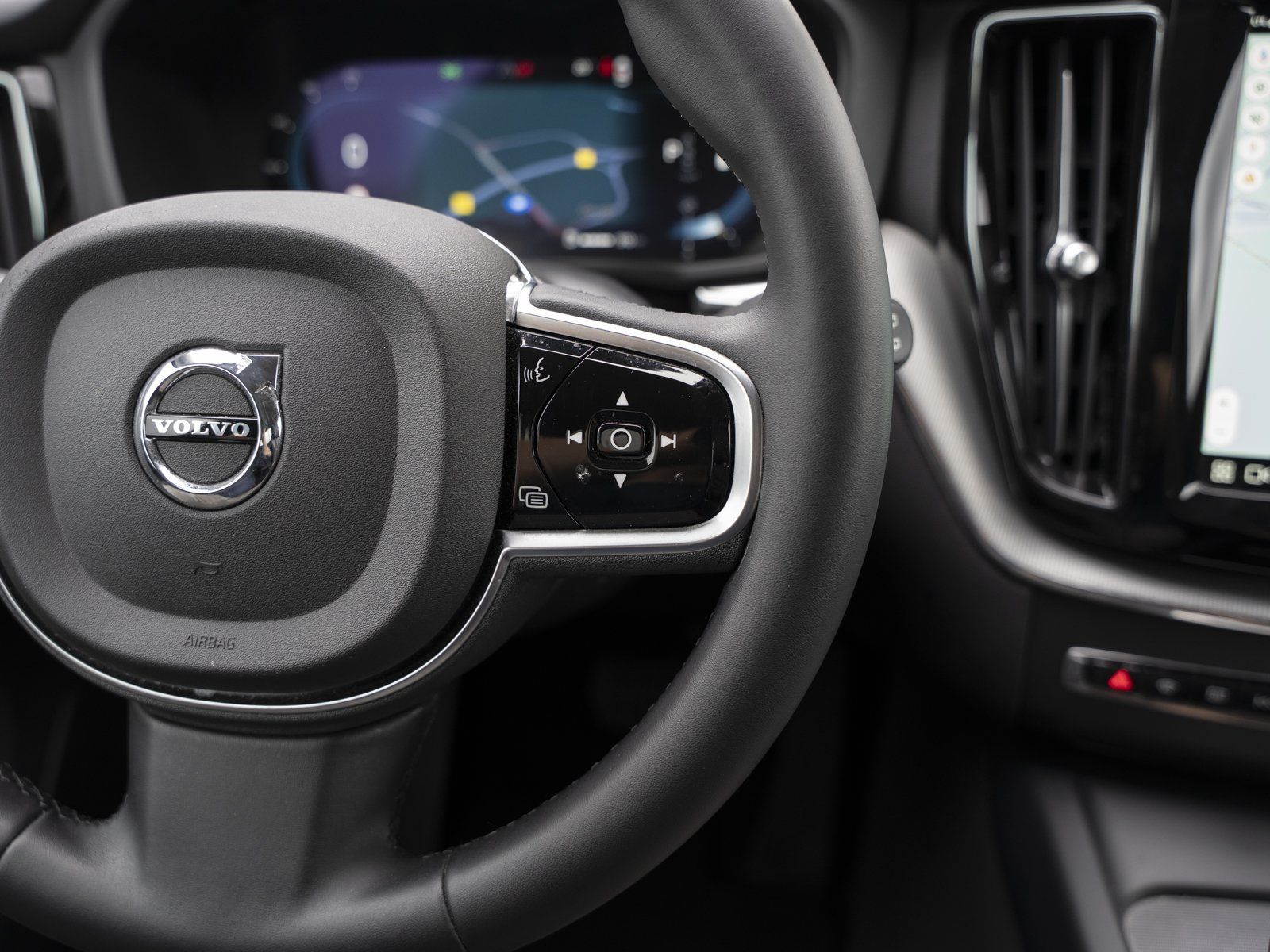 Volvo XC 60 B4 AWD Plus Dark