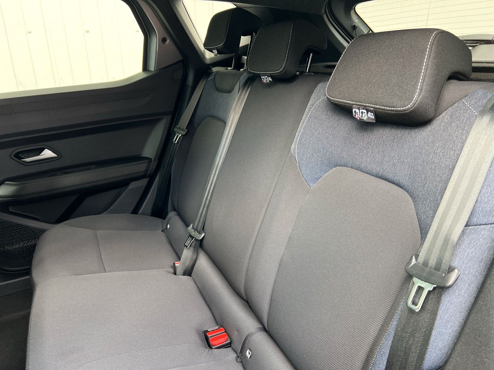 Dacia Duster TCe 130 Journey - Samsaru's Car Outlet
