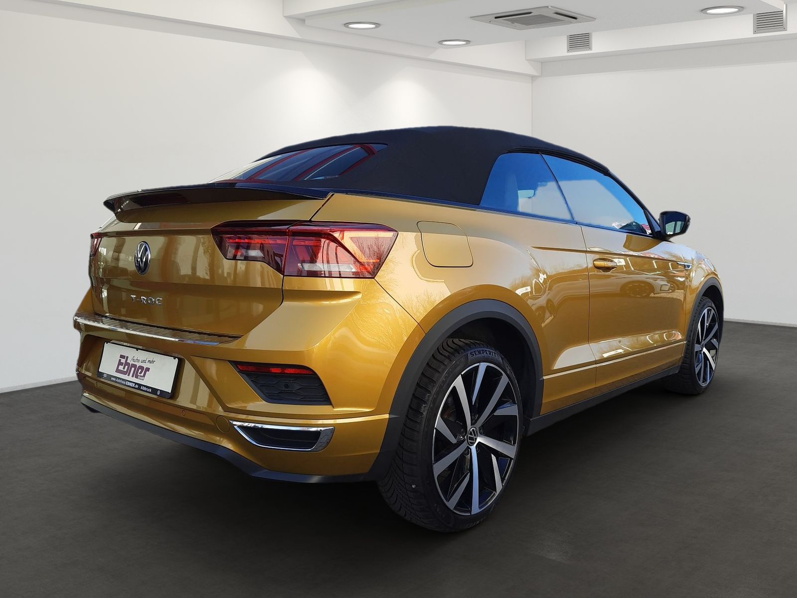 Volkswagen T-Roc R-LINE BLACK - Samsaru's Car Outlet