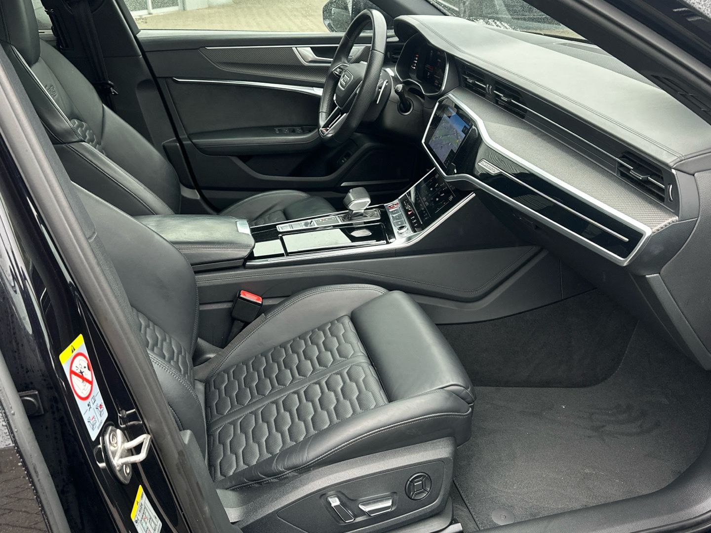 Audi RS6 Avant 4.0 TFSI quattro AHK SH Matrix Pano