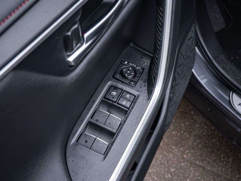Toyota RAV4 2.5 Plug-in Hybrid 4x4 SHZ KAMERA NAVI ACC