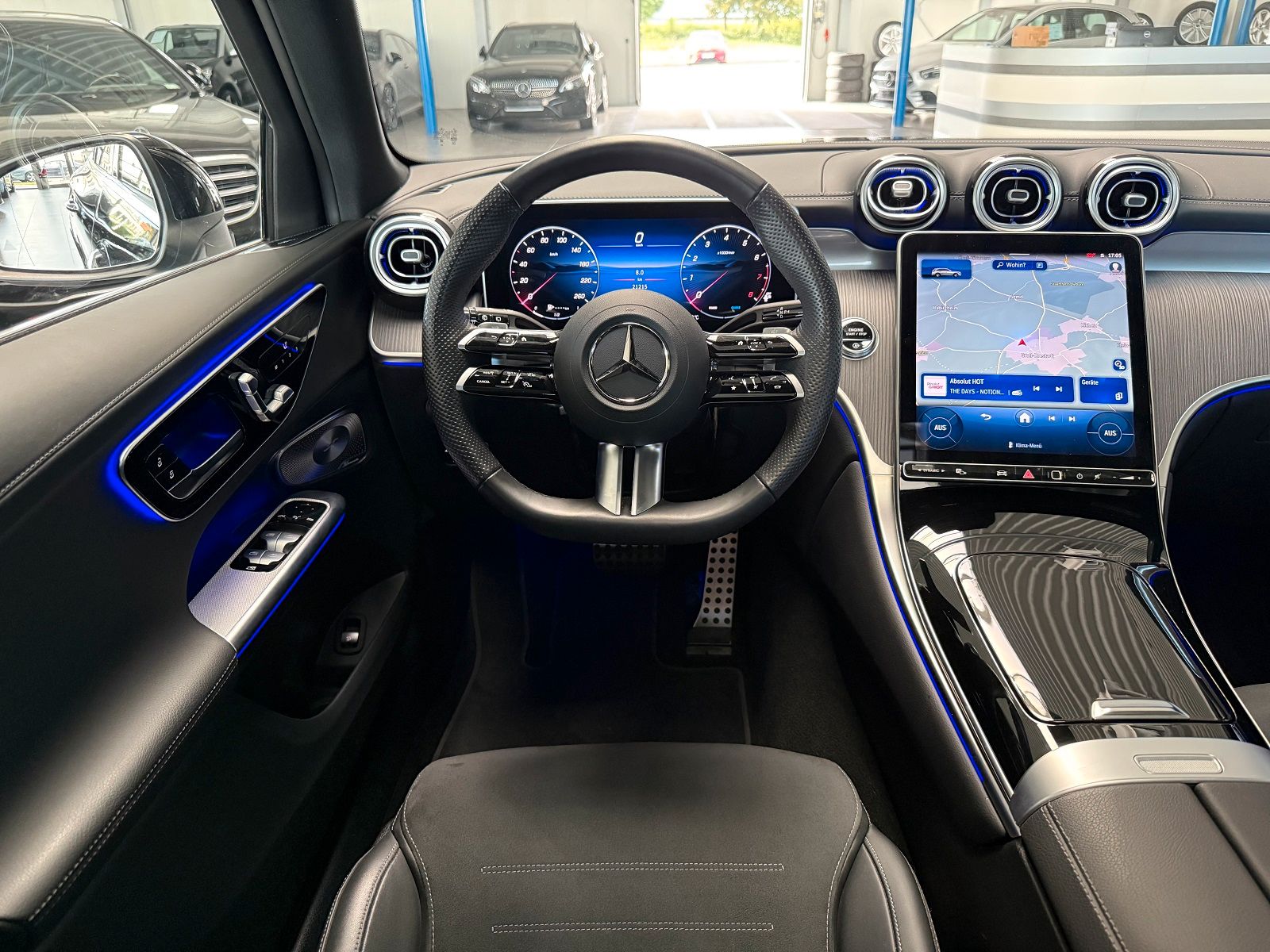 Mercedes-Benz GLC 300 4M AMG PREMIUM BURMESTER- PANORAMA- AHK!