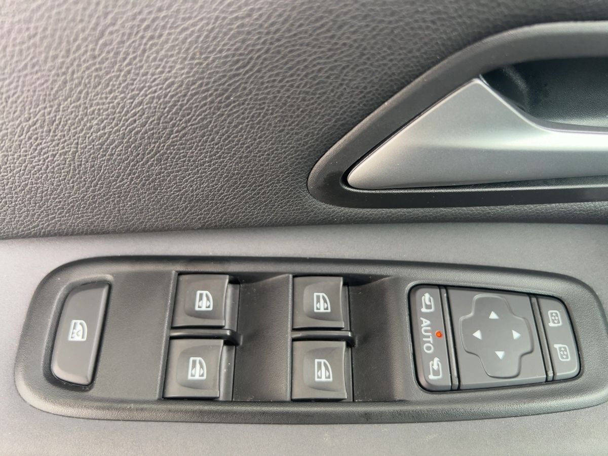 Dacia Duster 1.3 TCe 150 Extreme 2WD - Samsaru's Car Outlet