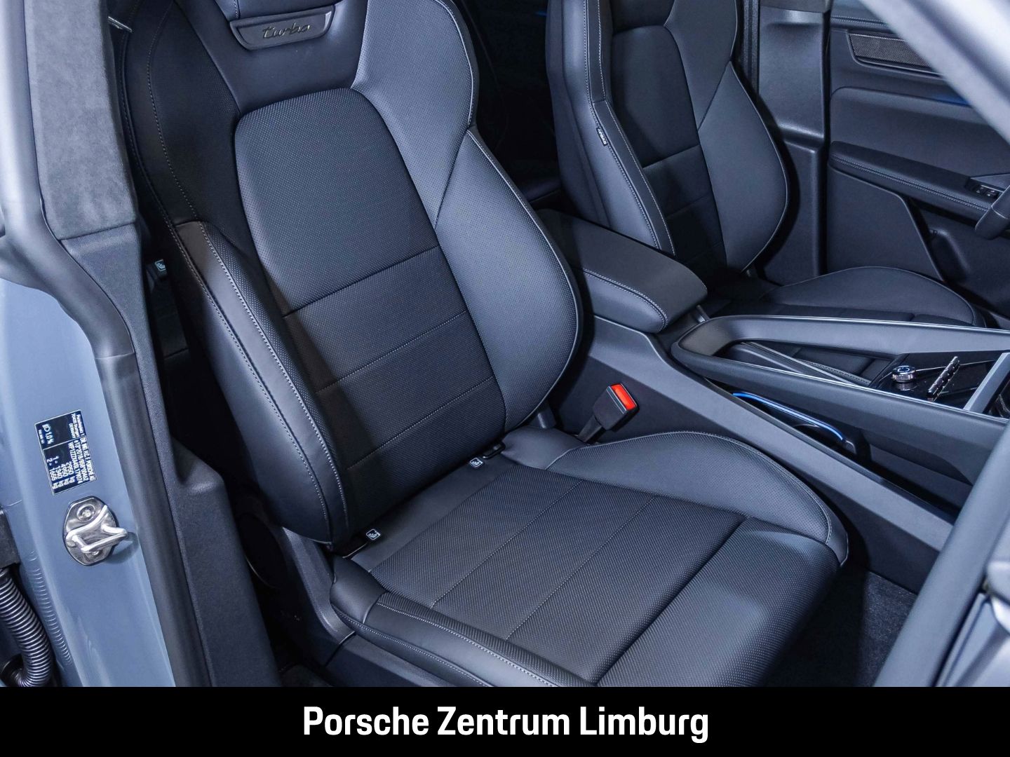 Porsche Macan Turbo BOSE Panoramadach Luftfederung LED