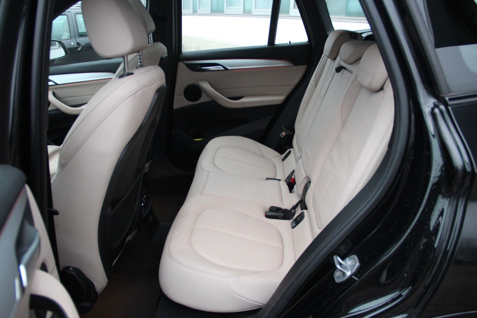 BMW X1 xDrive 20 d M Sport Shadow - Samsaru's Car Outlet