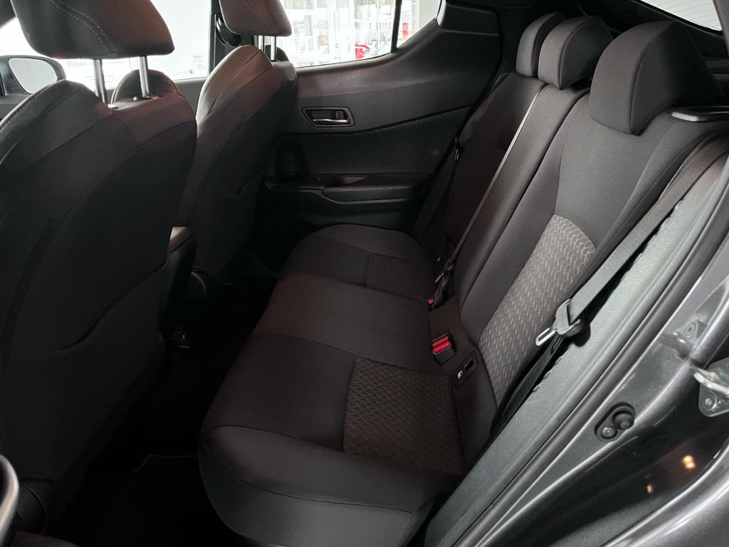 Toyota C-HR 2.0 Hybrid - Samsaru's Car Outlet