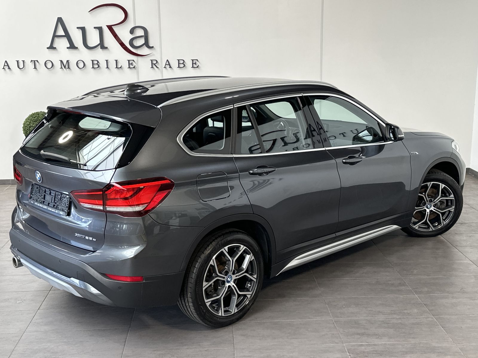 BMW X1 xDrive25e xLine - Samsaru's Car Outlet