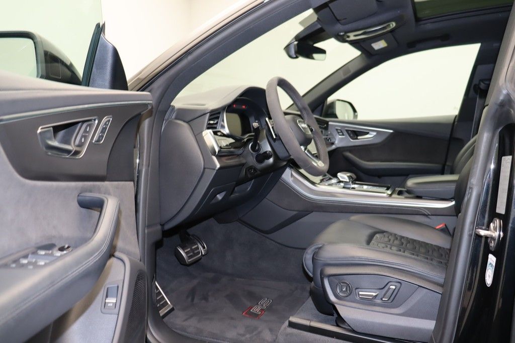 Audi RSQ8 4.0 TFSI quattro . Matrix Navi B&O AHK ACC