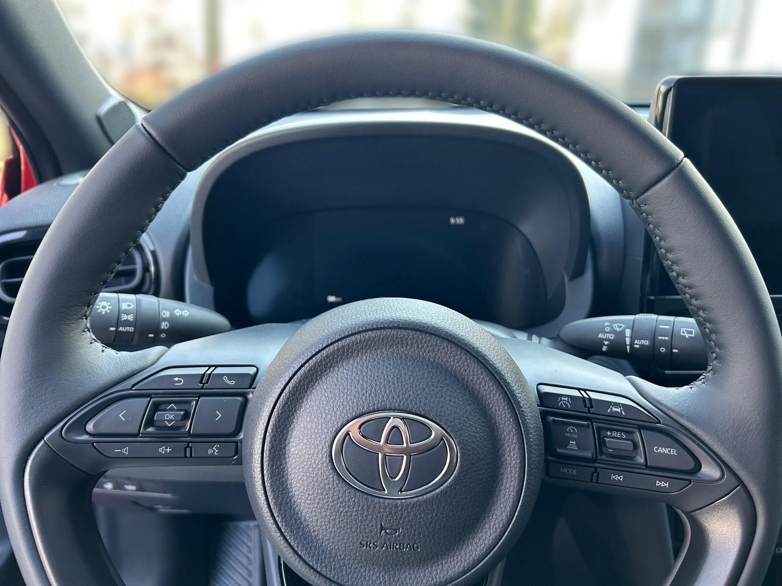 Toyota Yaris Cross Hybrid FWD Teamplayer +Safety- & Win