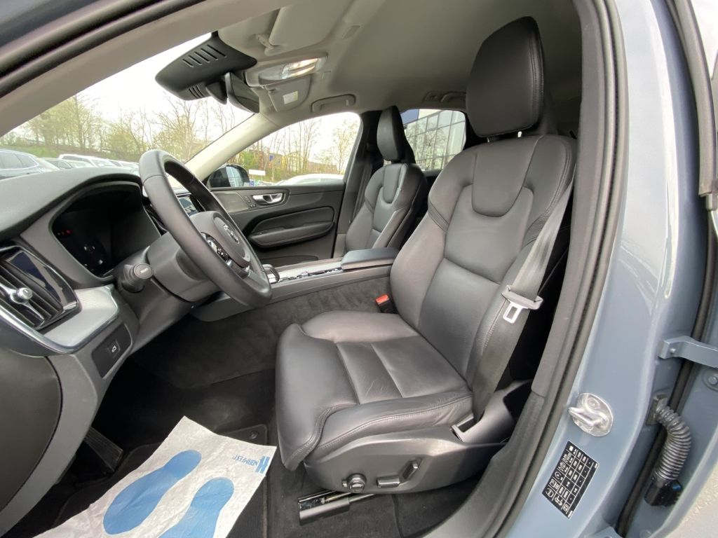 Volvo XC60 Plus Dark AWD B4 Diesel EU6d AHK digitales