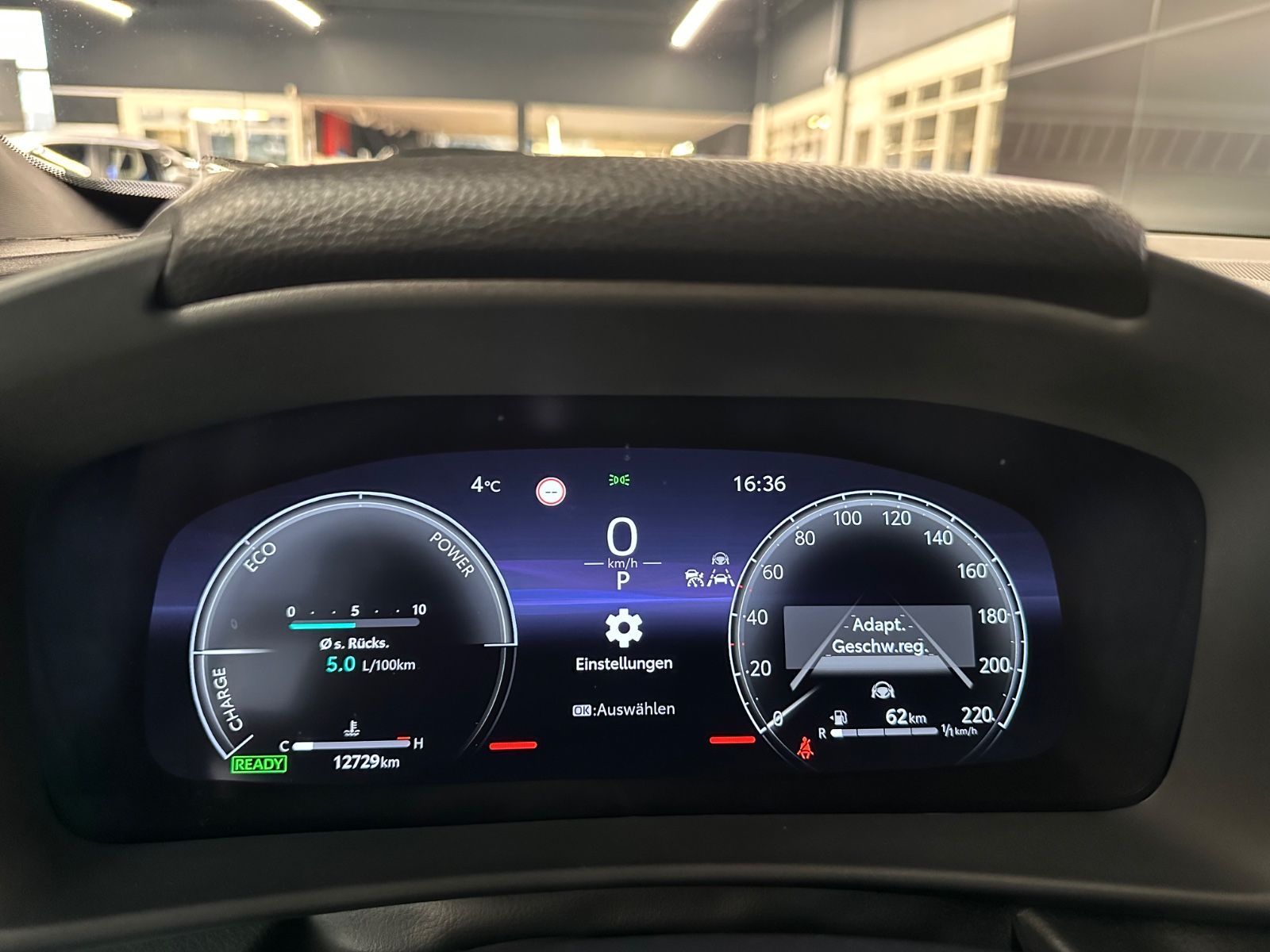 Toyota C-HR Hybrid FWD - Samsaru's Car Outlet