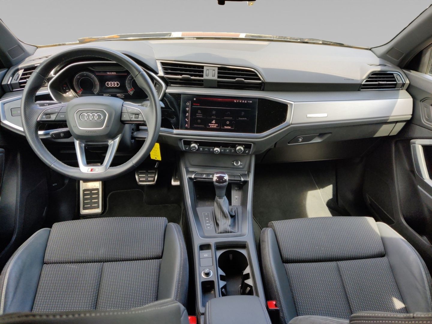 Audi Q3 35 TDI S line quattro - Samsaru's Car Outlet