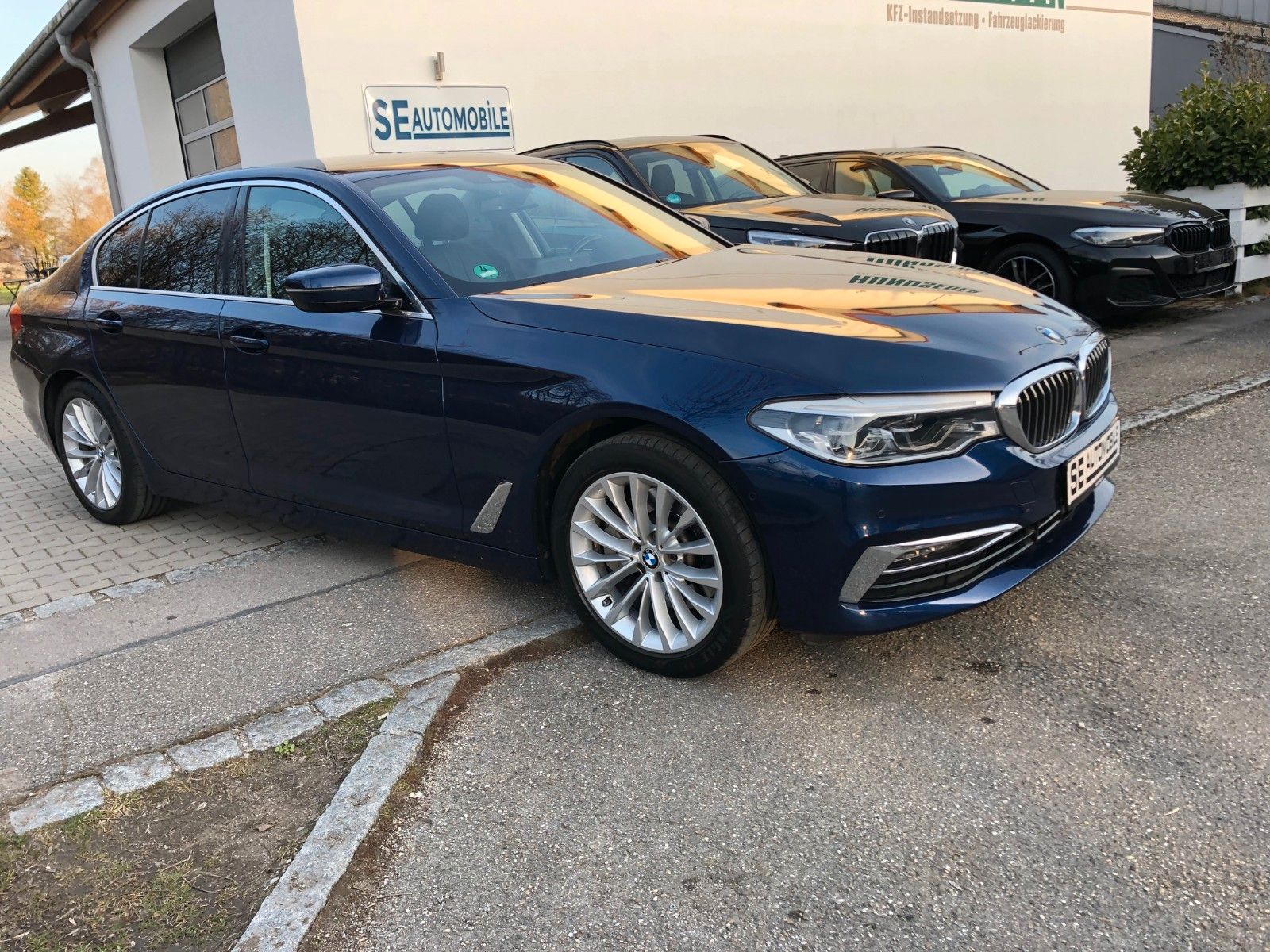 BMW 530 d xDrive *HEAD-UP-LEDER-NAVI*KAME*KOMFOR*LED