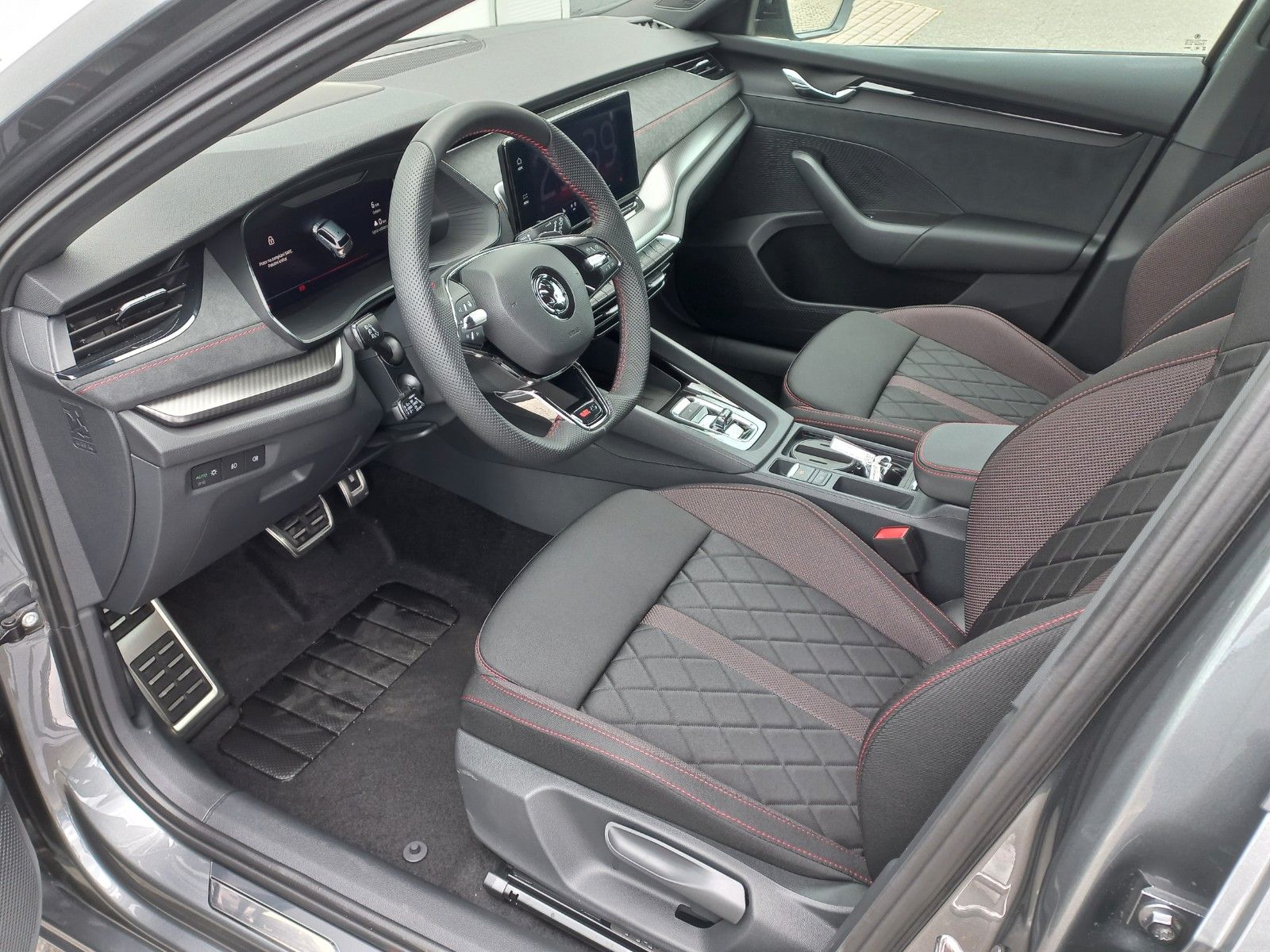 Skoda Octavia Combi RS TSI - Samsaru's Car Outlet