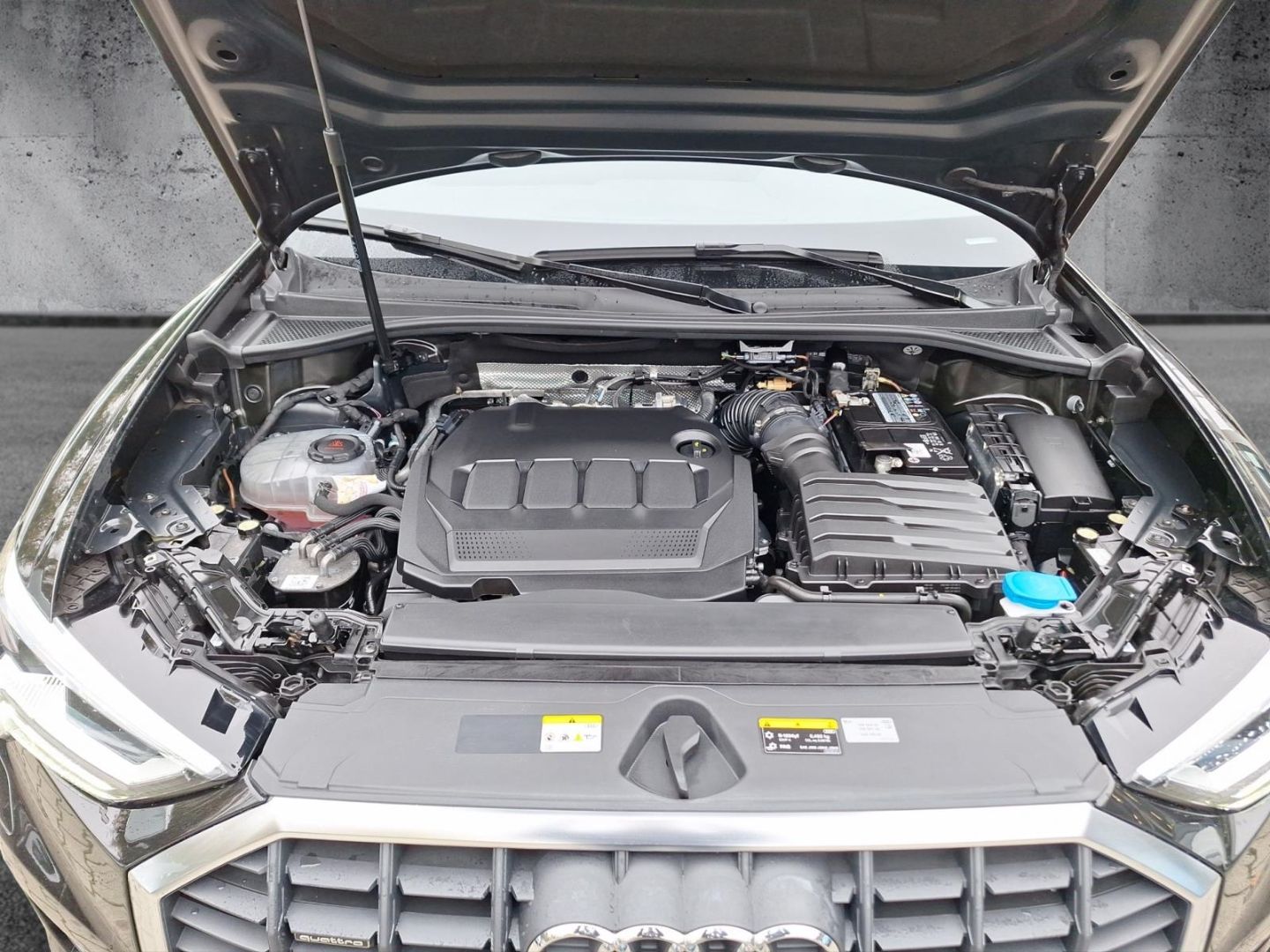 Audi Q3 40 2.0 TDI quattro - Samsaru's Car Outlet