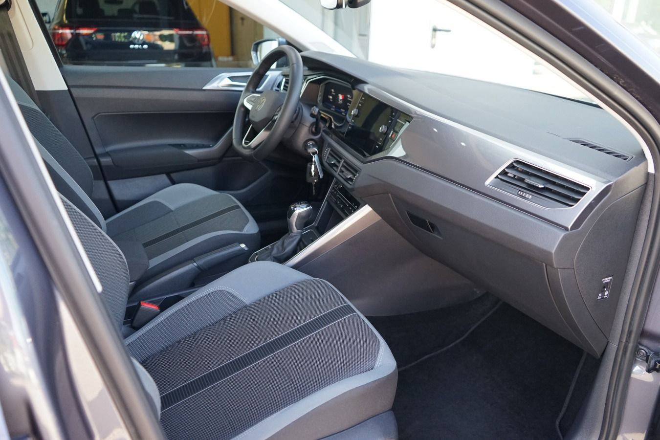 Volkswagen Polo 1.0 TSI Style - Samsaru's Car Outlet
