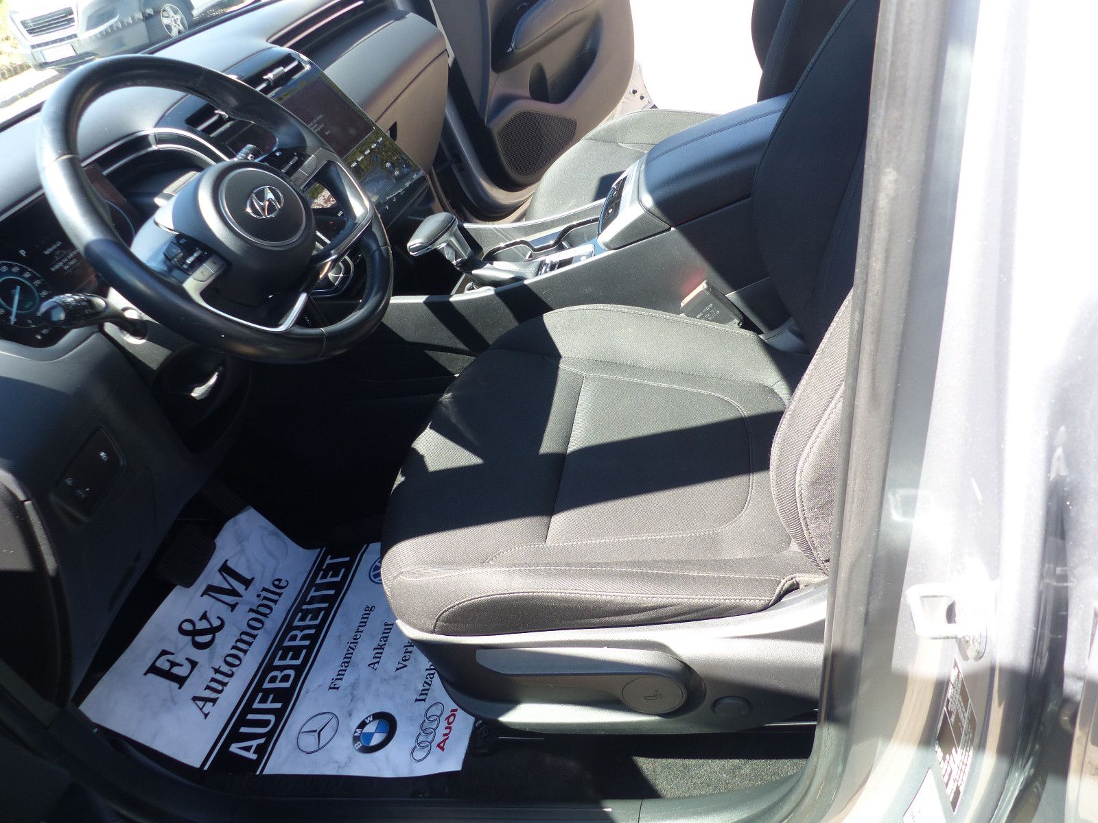Hyundai Tucson Select 2WD - Samsaru's Car Outlet