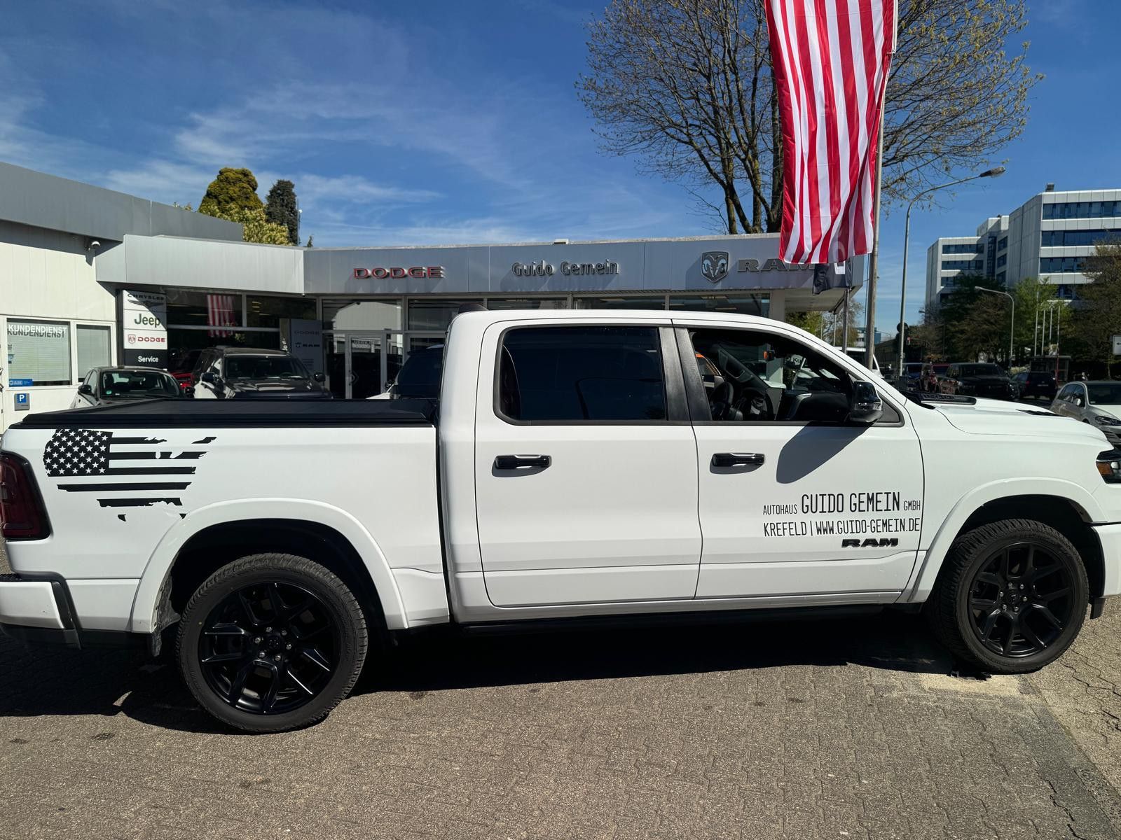 Dodge RAM Laramie Night + Luftfederung + elektr. Tritt