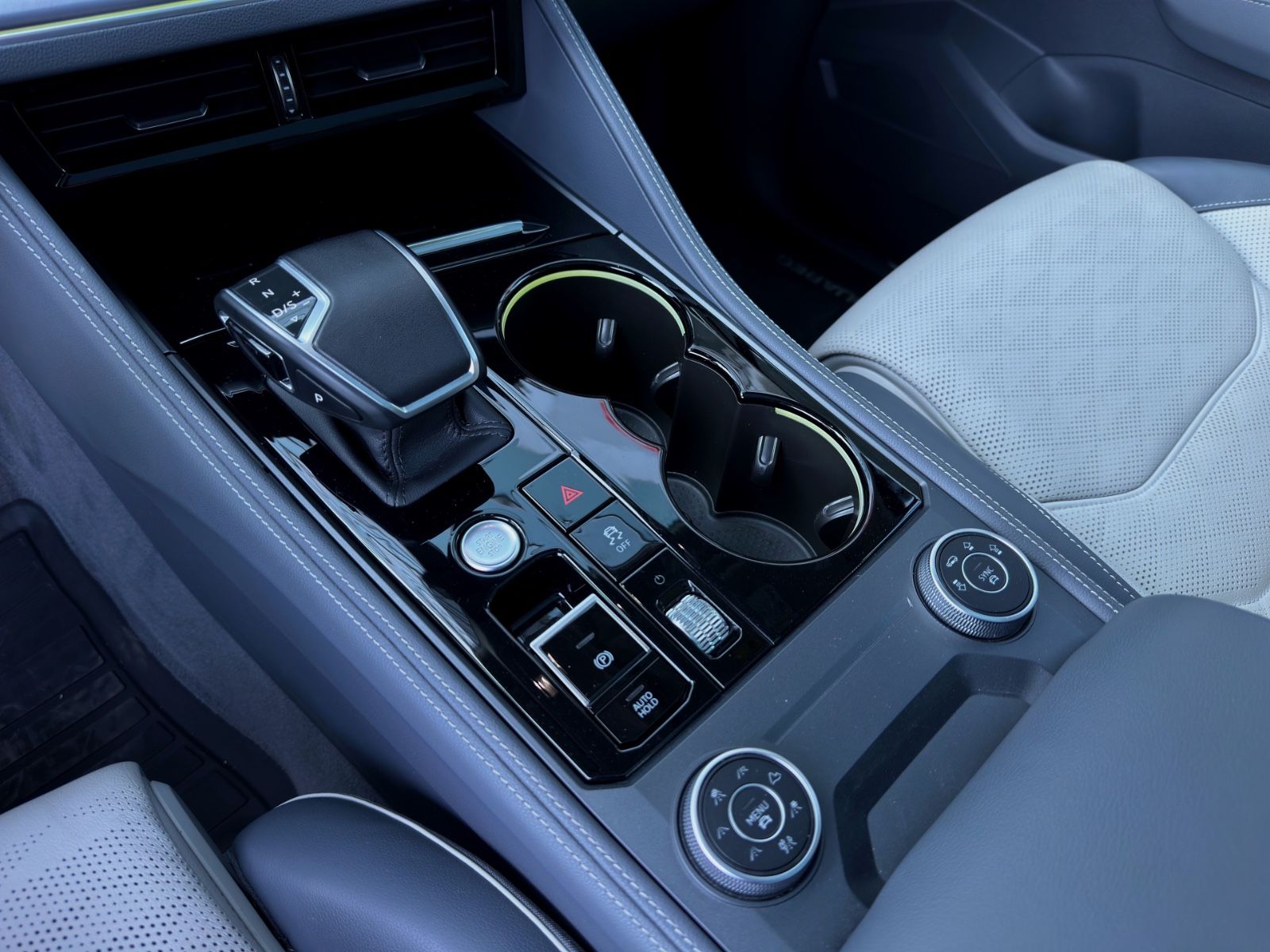 Volkswagen Touareg R-Line°LUFT°NIGHT°MASS°HUD°AHK°360°PANO°