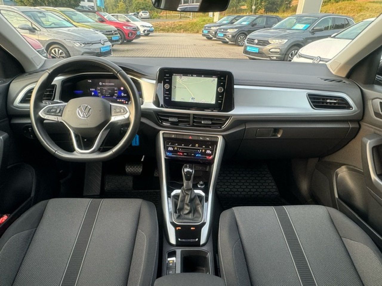Volkswagen T-Roc Life 1.5 TSI DSG - Samsaru's Car Outlet