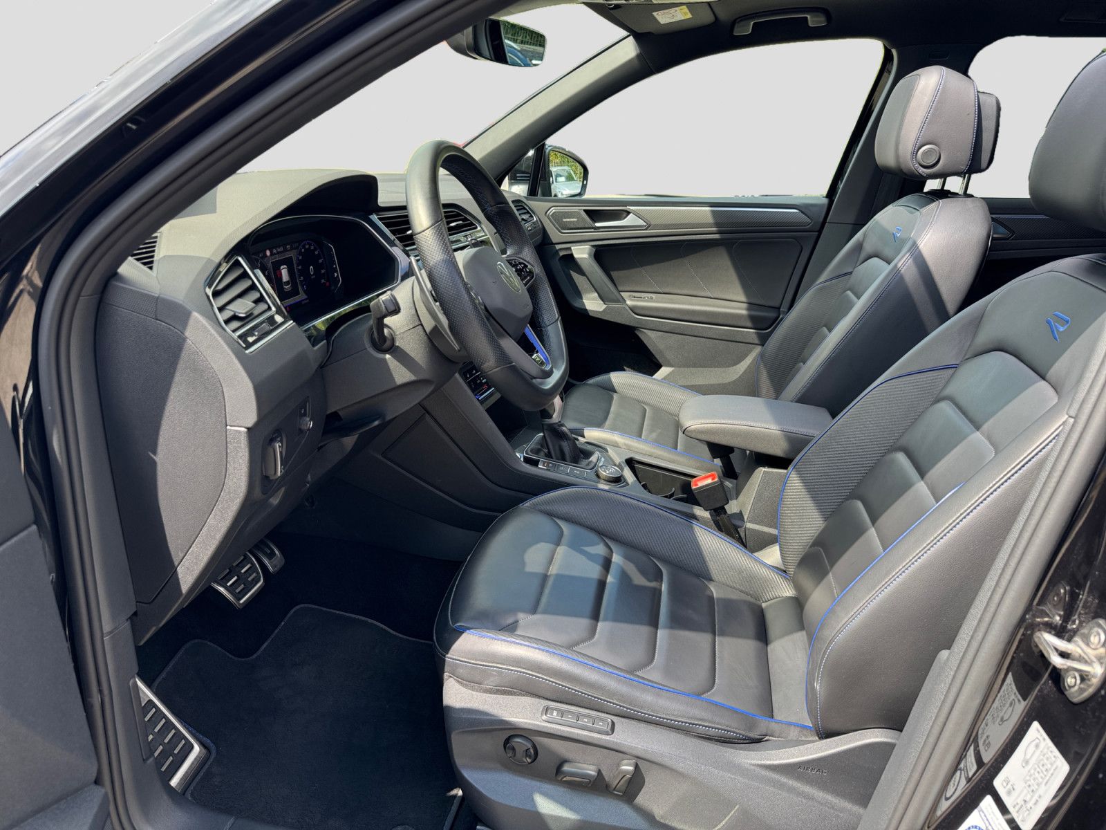 Volkswagen Tiguan R 2.0TSI DSG 4M Akrapovic Pano Leder CAM
