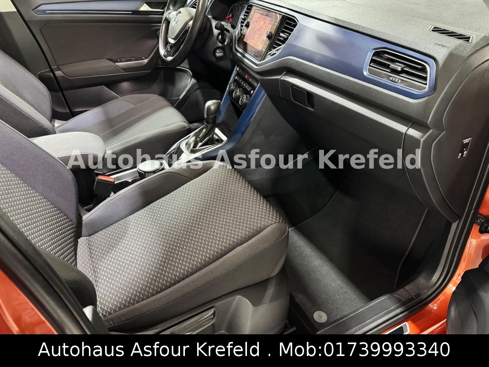 Volkswagen T-Roc United - Samsaru's Car Outlet