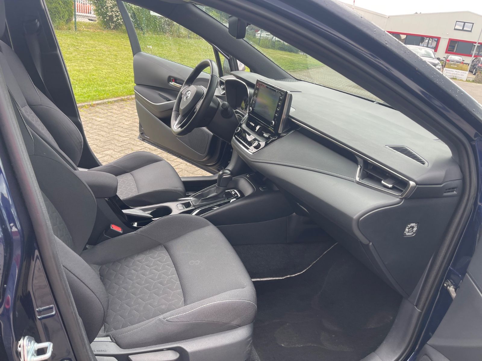 Toyota Corolla Hybrid Business Edition - Samsaru's Car Outlet