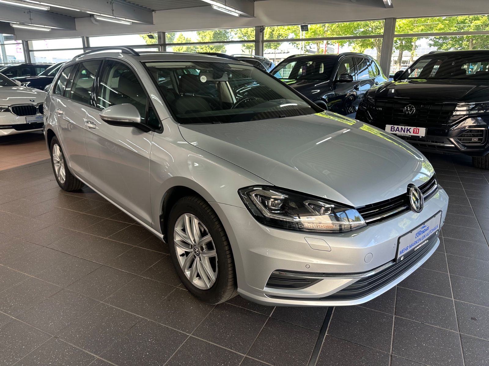 Volkswagen Golf VII 2.0 TDI Var. Comfortline - Samsaru's Car Outlet
