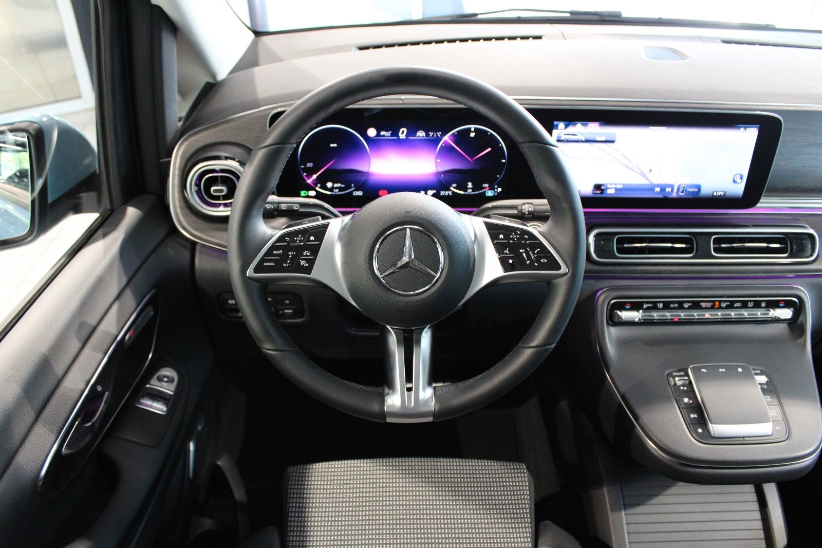 Mercedes-Benz V 250d STYLE - Samsaru's Car Outlet